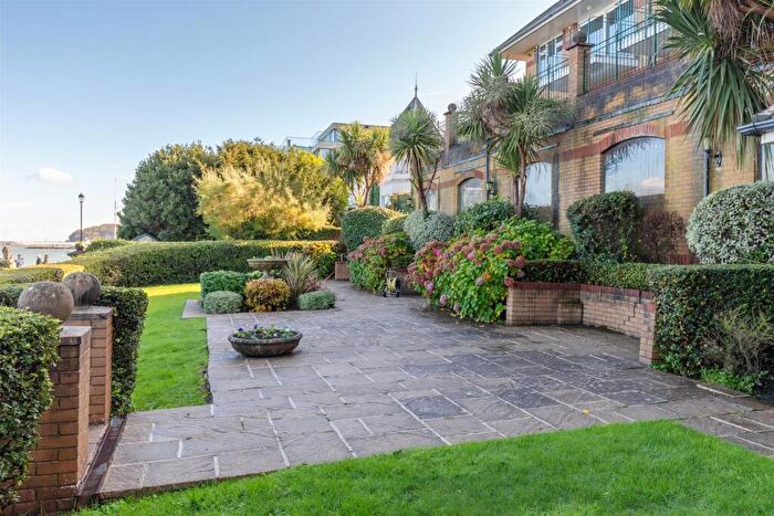 2 Bedroom Apartment To Rent In Grantham Court, Queen's Road, Cowes, PO31