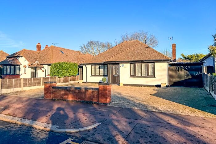 3 Bedroom Detached Bungalow For Sale In Thorpe Hall Avenue, Thorpe Bay, SS1