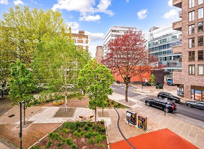 2 Bedroom Flat To Rent In Flat, Laystall Court, Mount Pleasant, London, WC1X