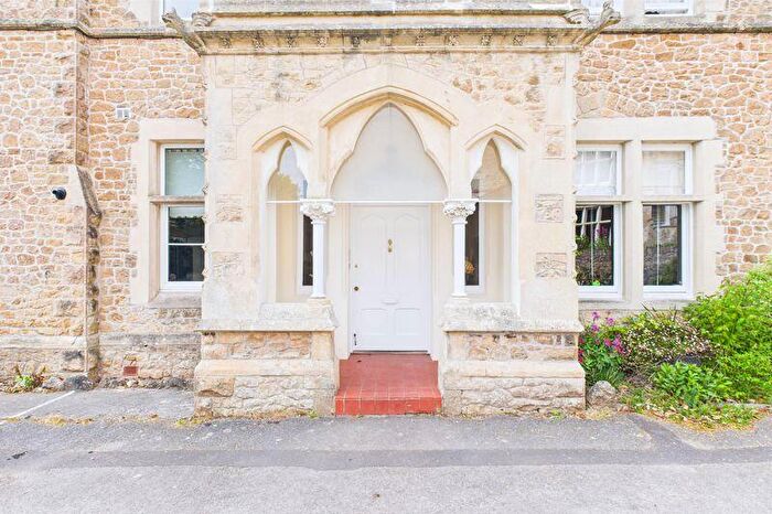 2 Bedroom Apartment To Rent In Castle Road, Clevedon, BS21