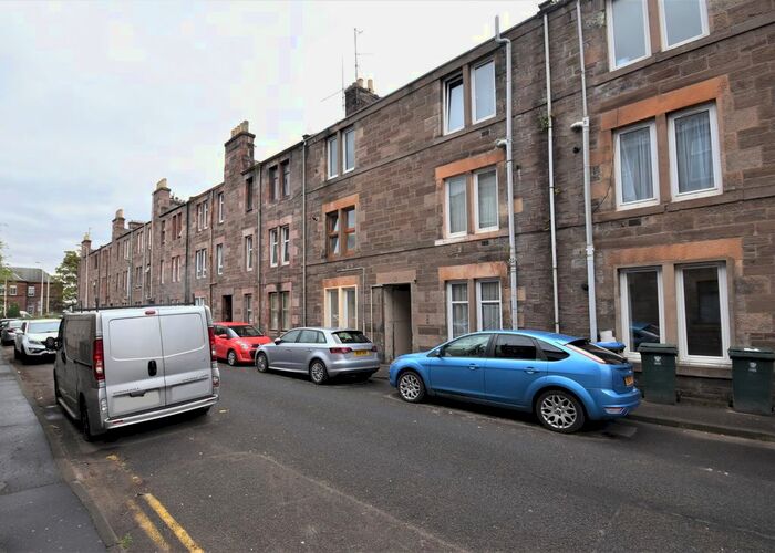 1 Bedroom Flat To Rent In Inchaffray Street, Perth, Perthshire, PH1