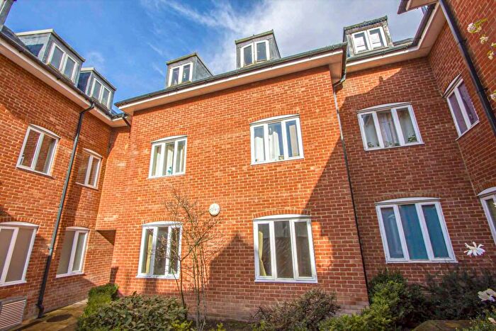 1 Bedroom Flat To Rent In Russell House, Russell Street, GL5