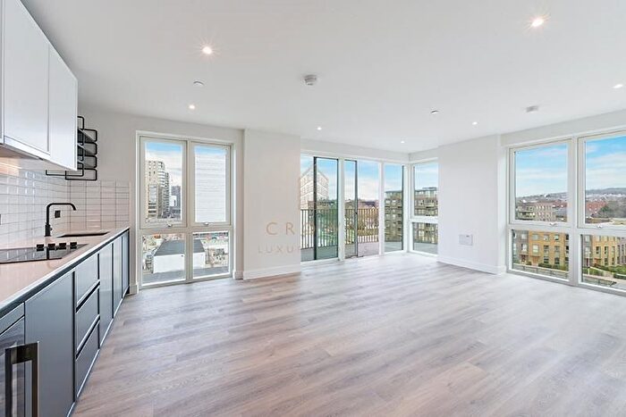 3 Bedroom Flat To Rent In Townsend Road, London, SE3