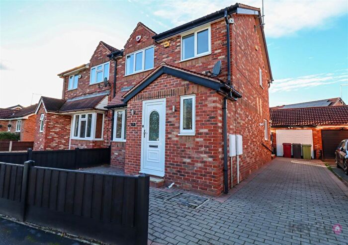 3 Bedroom Semi-Detached House For Sale In Emmett Carr Lane, Renishaw, Sheffield, S21