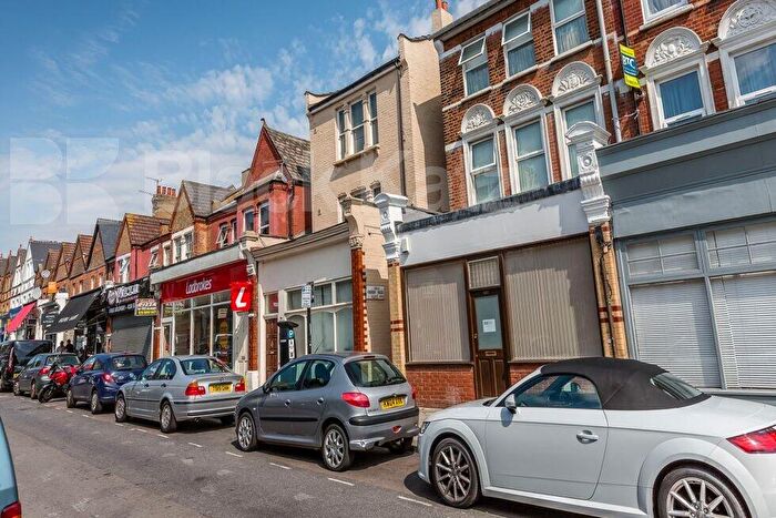 5 Bedroom House To Rent In Myddleton Road, Bounds Green, N22