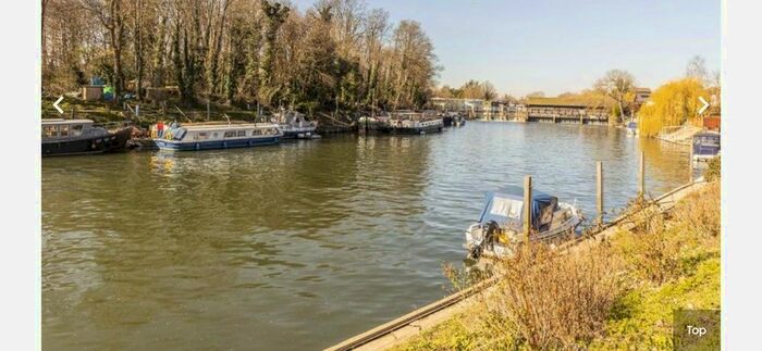 2 Bedroom Flat To Rent In Hampton Court Road, East Molesey KT8