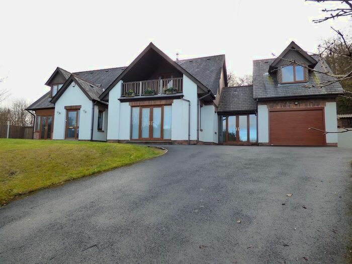 4 Bedroom Detached House For Sale In Heol Y Foel, Foelgastell, Llanelli SA14