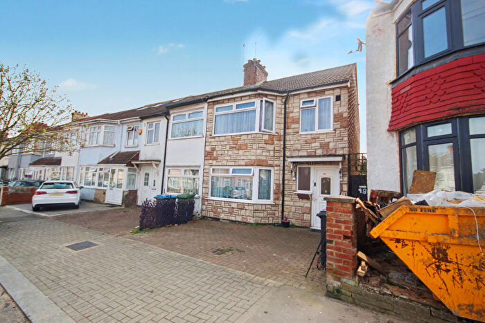 3 Bedroom End Of Terrace House For Sale In Maybank Avenue, Wembley, Middlesex, HA0