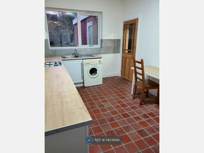 4 Bedroom Semi-Detached House To Rent In All Saints Road, Kings Heath, Birmingham, B14