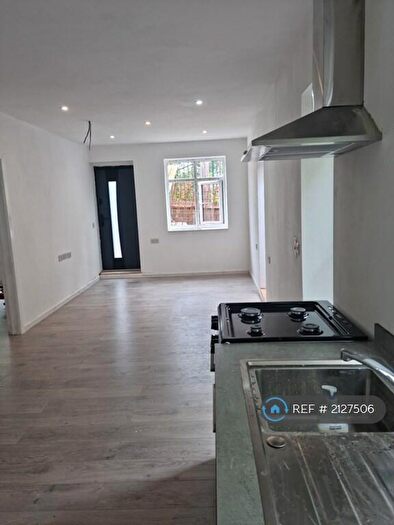 2 Bedroom Flat To Rent In Wood Lane, London, NW9