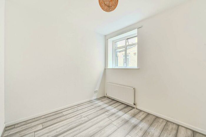 1 Bedroom Flat To Rent In Grenfell Road, Tooting, Mitcham, CR4