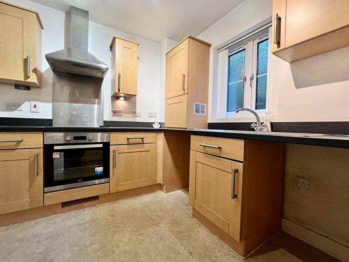 2 Bedroom Flat For Sale In Ground Floor Apartment - Elim Close, Bishops Waltham, SO32