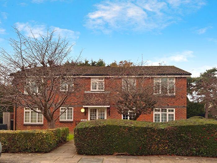 1 Bedroom Flat For Sale In Abbotsbury Court, Horsham, RH13