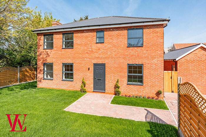4 Bedroom Detached House For Sale In Sabre Close, Felsted, Essex, CM6