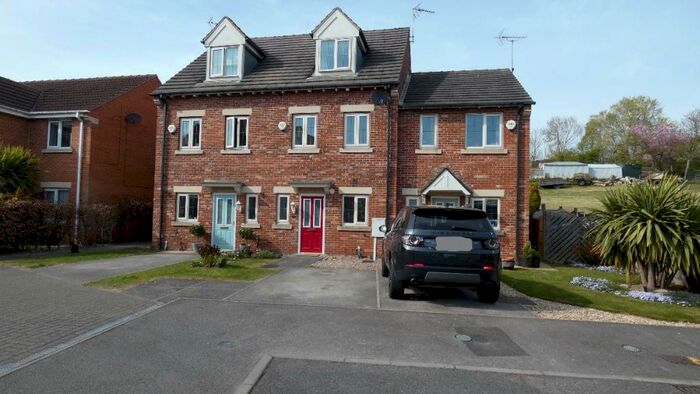 3 Bedroom Terraced House To Rent In Burleigh Rise, Tuxford, NG22