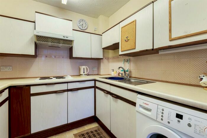 1 Bedroom Apartment For Sale In Stafford Road, Wallington, SM6