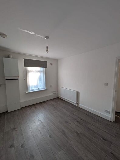 1 Bedroom Terraced House To Rent In Longbridge Road, Barking, IG11
