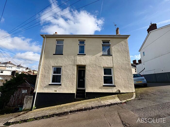 2 Bedroom Flat To Rent In Colley End Park, Paignton, TQ3