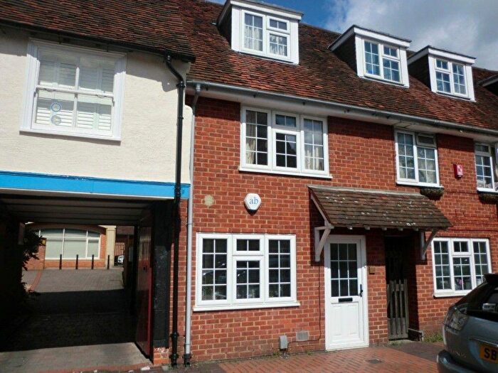 4 Bedroom Terraced House To Rent In Wokingham, Berkshire, RG40
