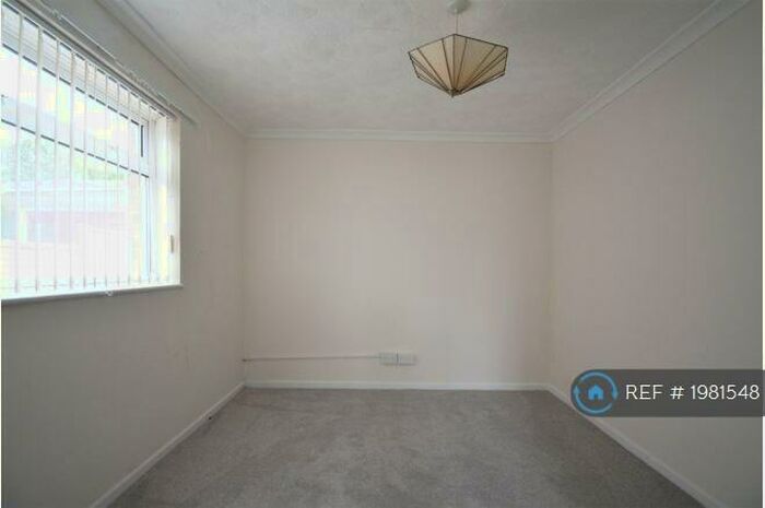 4 Bedroom Semi-Detached House To Rent In Cleviston Park, Llangennech, Llanelli, SA14
