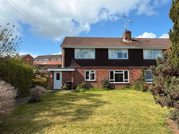 2 Bedroom Property For Sale In Whittington Close, Hythe, SO45