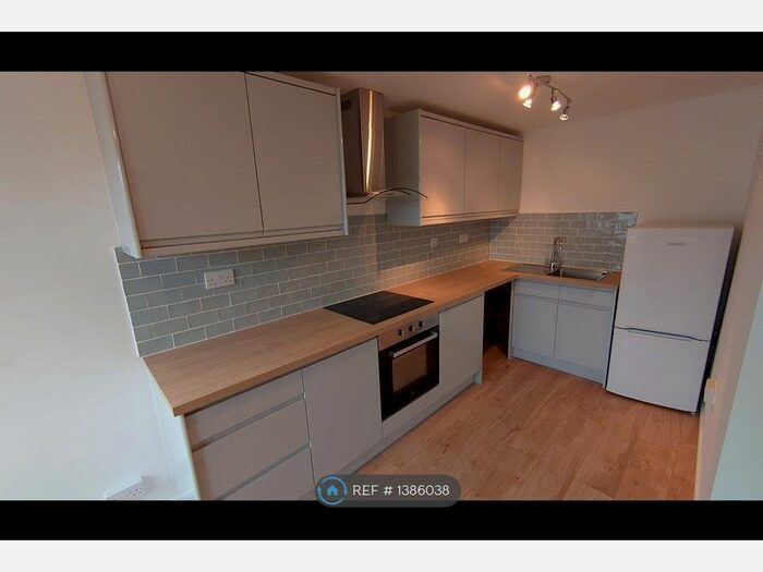 2 Bedroom Flat To Rent In Kimbolton Road, Bedford, MK40