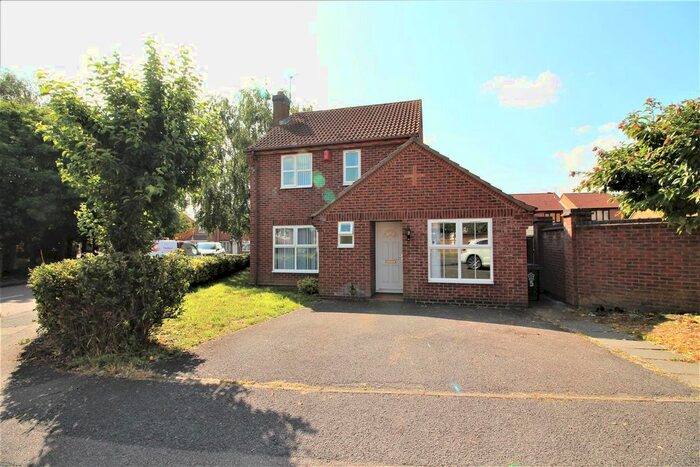 3 Bedroom Property To Rent In Meadowsweet Road, Hamilton, Leicester, LE5