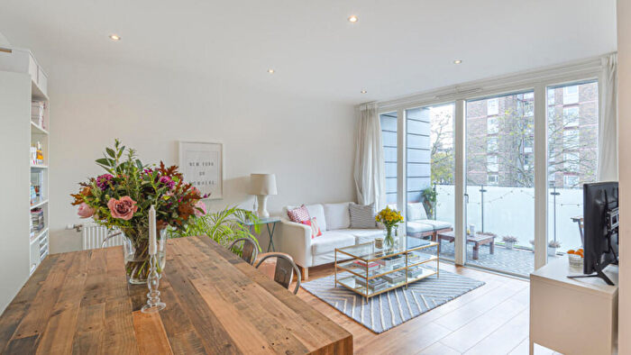 2 Bedroom Flat For Sale In Whiston Road, Haggerston, E2