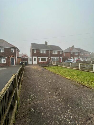 3 Bedroom Semi-Detached House To Rent In Kirkby Road, Sutton-In-Ashfield, NG17