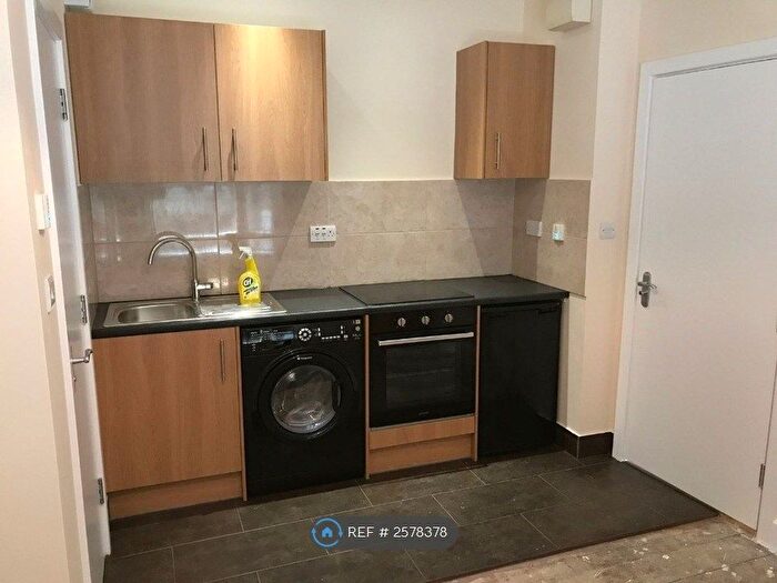 Studio To Rent In Luton, Luton, LU1