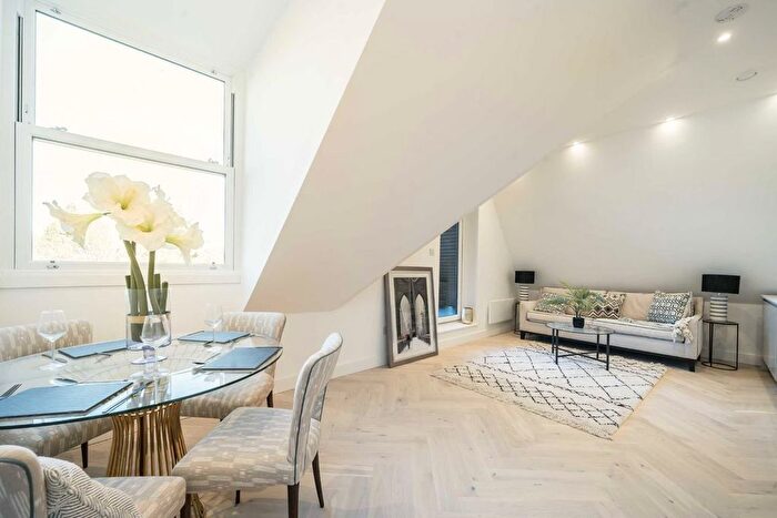 1 Bedroom Flat For Sale In Gordon Road, Ealing, W5