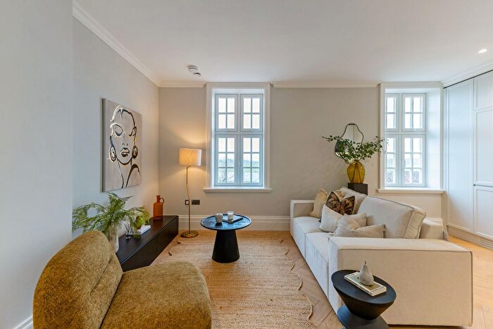 1 Bedroom Flat For Sale In Kings Meadow, Whyteleafe Hill, Whyteleafe, CR3