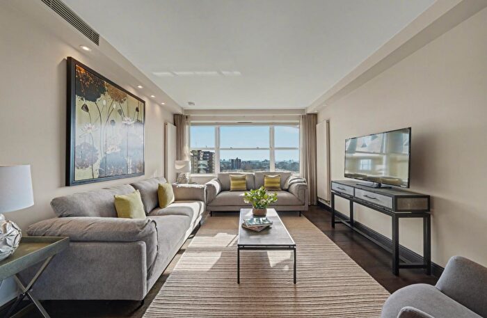 3 Bedroom Apartment To Rent In St Johns Wood Park, London, NW8