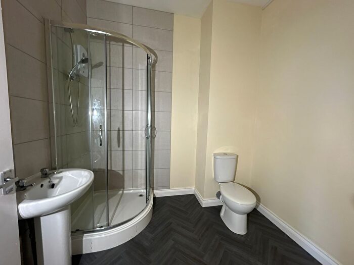 1 Bedroom Flat To Rent In Carmarthen Road, Swansea, SA5