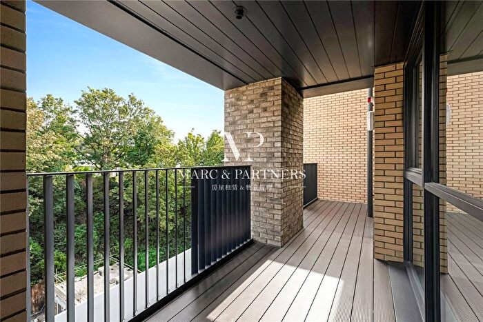 2 Bedroom Flat To Rent In Acer Heights, Elverson Road Station, London, SE10