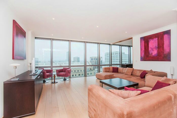 2 Bedroom Flat To Rent In Hertsmere Road, London, E14
