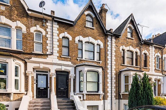 1 Bedroom Flat To Rent In Hermon Hill, Wanstead, E11