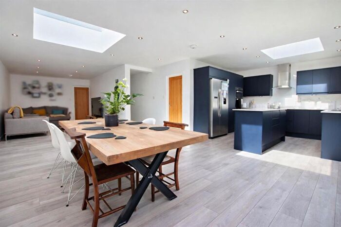 3 Bedroom Bungalow For Sale In Grosvenor Road, Borehamwood, WD6