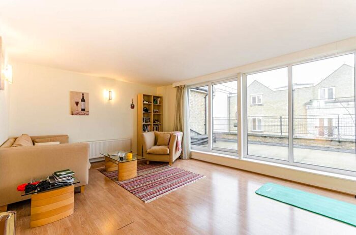 1 Bedroom Flat To Rent In Cold Harbour, Canary Wharf, London, E14