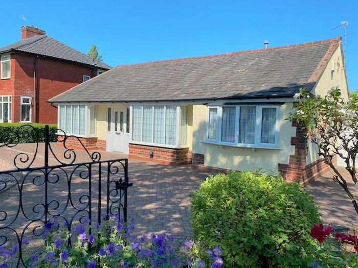3 Bedroom Detached Bungalow To Rent In Radcliffe Road, Bury, BL9