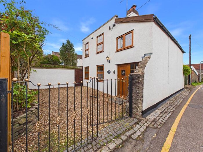 2 Bedroom Detached House For Sale In Chapel Road, Hanham, Bristol, BS15