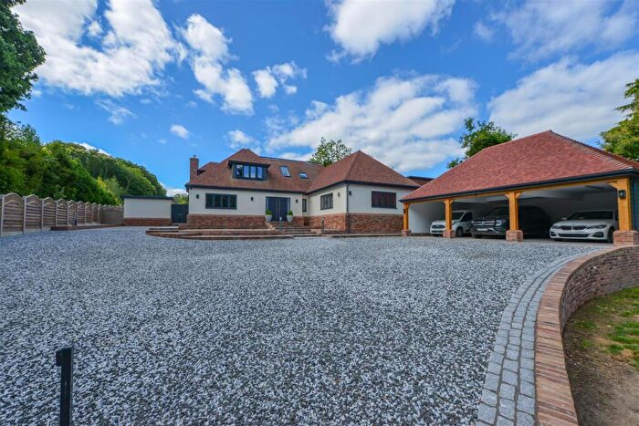 4 Bedroom Detached House For Sale In Gravelly Bottom Road, Kingswood, Maidstone, ME17