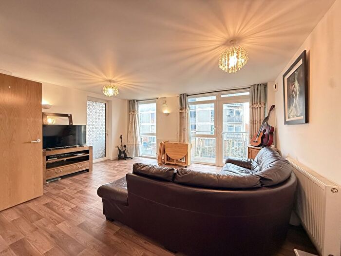2 Bedroom Flat To Rent In Jasper Avenue, London, W7