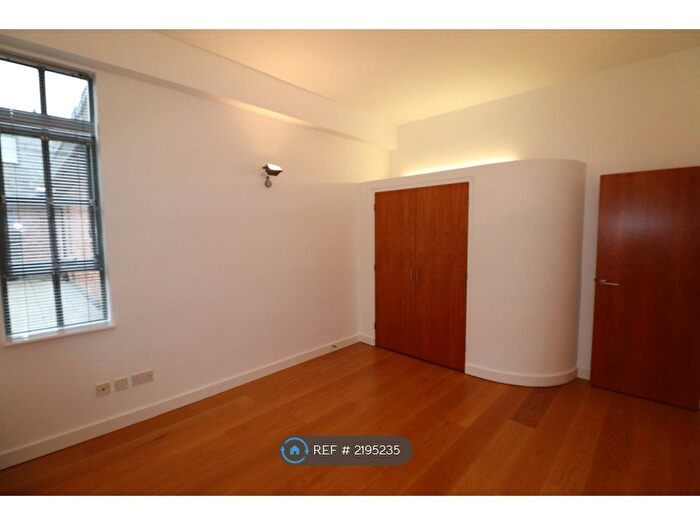 2 Bedroom Flat To Rent In Brockton Street, Northampton, NN2
