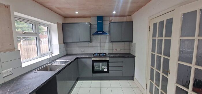 3 Bedroom Semi-Detached House To Rent In Gooseley Lane, London, E6