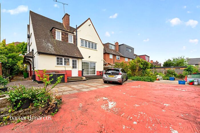 4 Bedroom Detached House For Sale In Upper Richmond Road West, Richmond, TW10