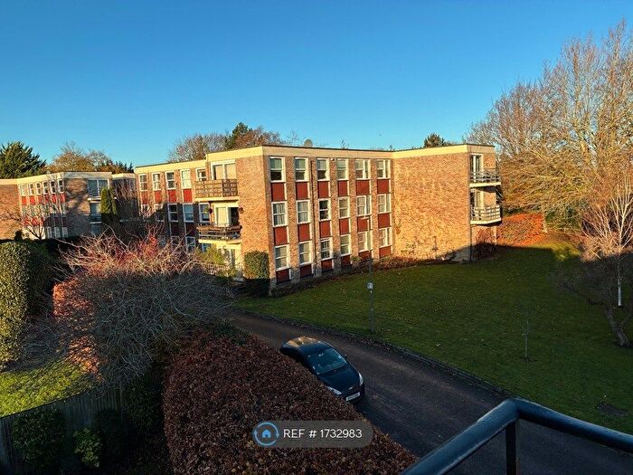 2 Bedroom Flat To Rent In Park Close, Oxford, OX2