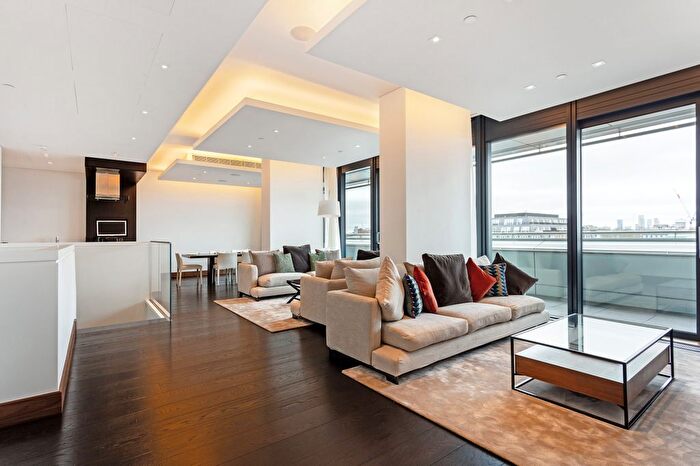 3 Bedroom Flat To Rent In Park House Apartments, North Row, Mayfair, W1K