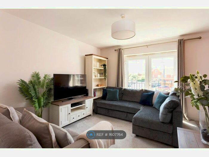 2 Bedroom Flat To Rent In St. James Croft, York, YO24