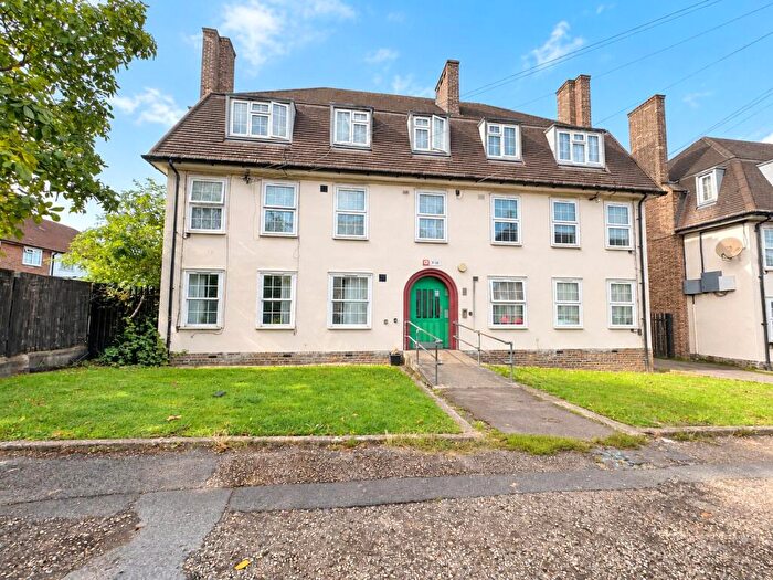 2 Bedroom Flat For Sale In Scarlet Road, London, SE6